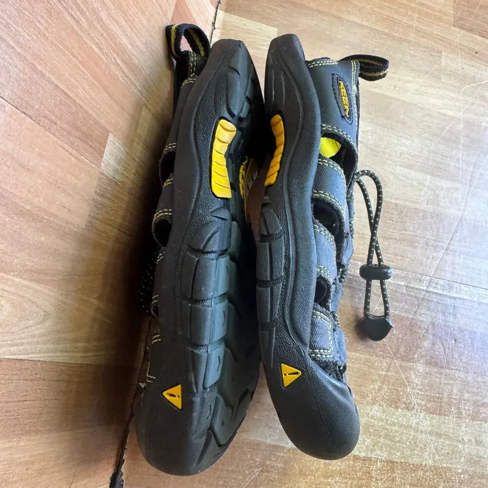 KEEN Big Kids' Newport H2 Sandals (Color: Black/Keen Yellow)